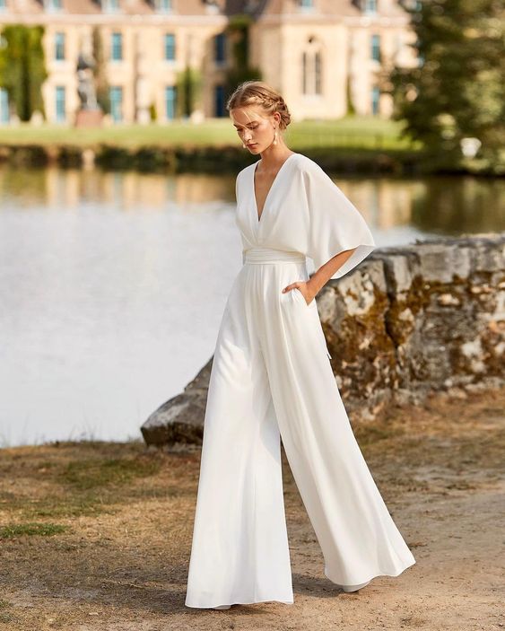 Dames Jumpsuit met V-hals, Vleermouwen en Wijde Pijpen Wit