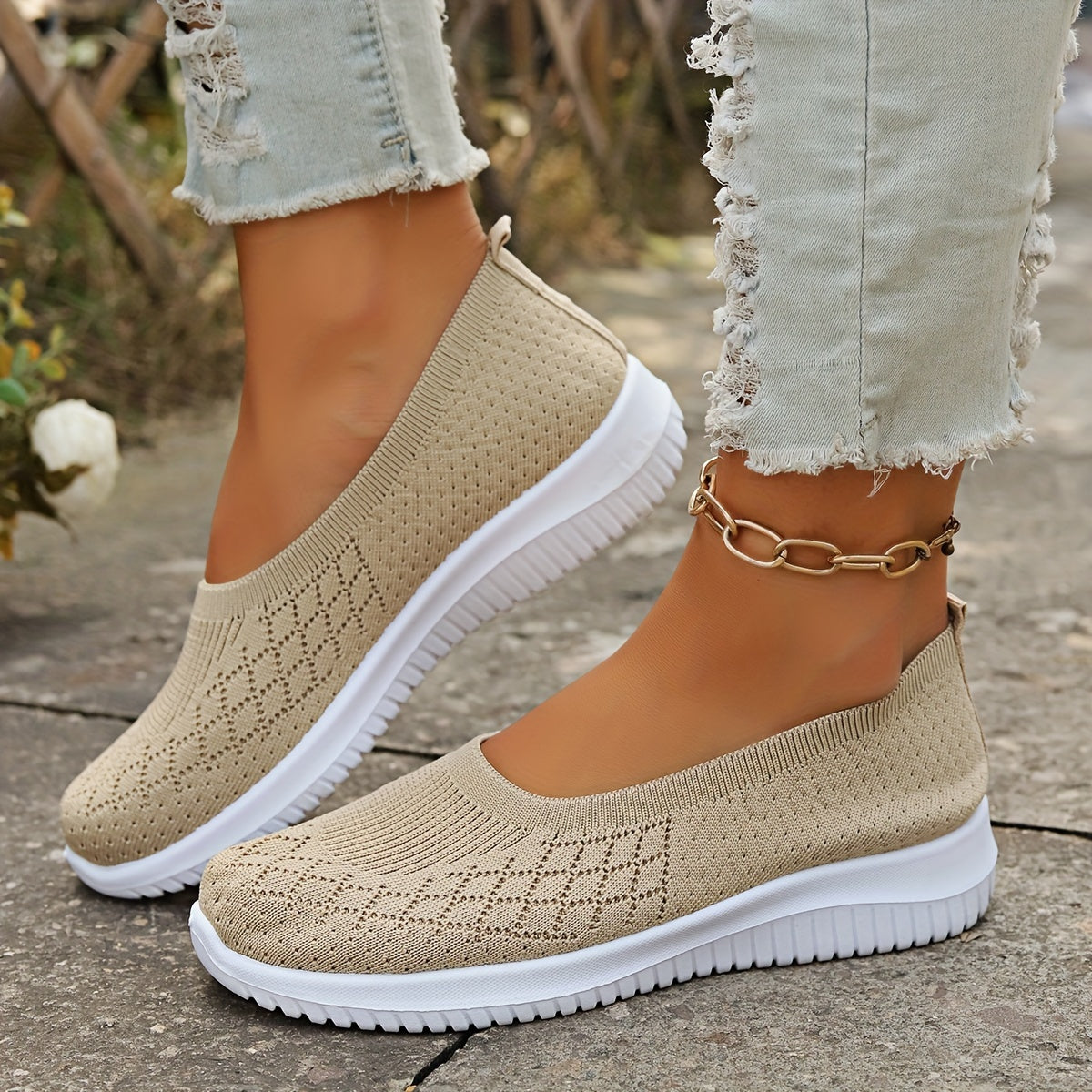 Dames Slip-on Sneakers met Ronde Neus en Instapmodel Beige
