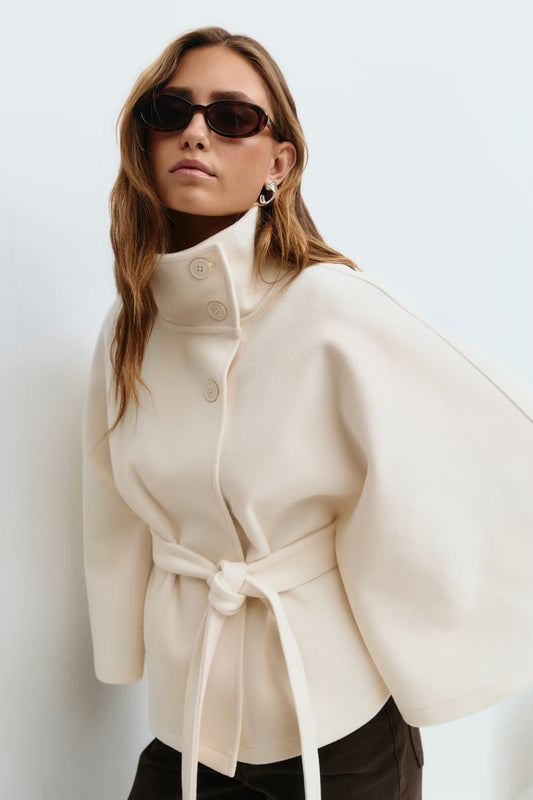 Dames Capejas Winter met Hoge Kraag en Strikceintuur Beige