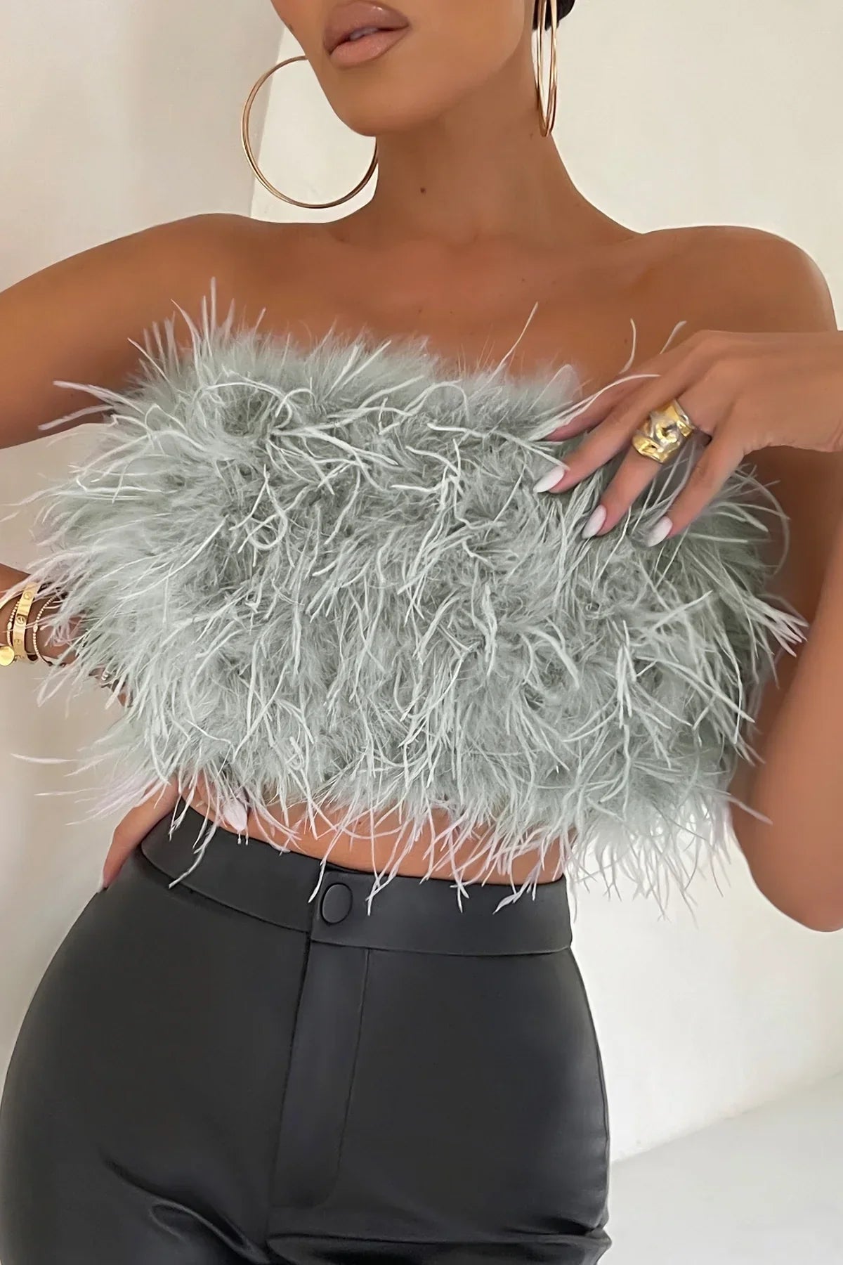 Dames Crop Top Mouwloos met Veren Detail