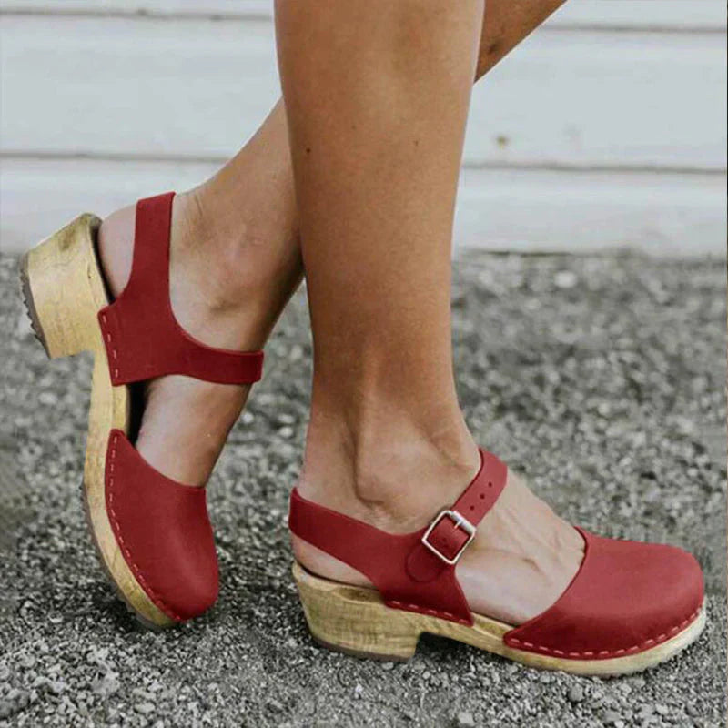 Dames Klompen Sandalen met Enkelbandje en Gesp op Blokhak Rood