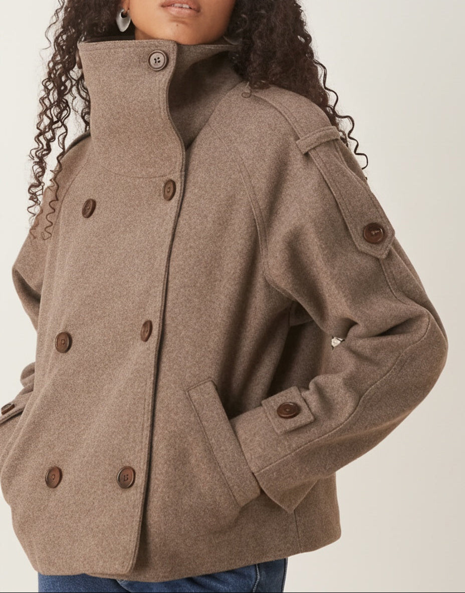Dames Korte Jacket met Oversized Kraag en Dubbele Knoopsluiting