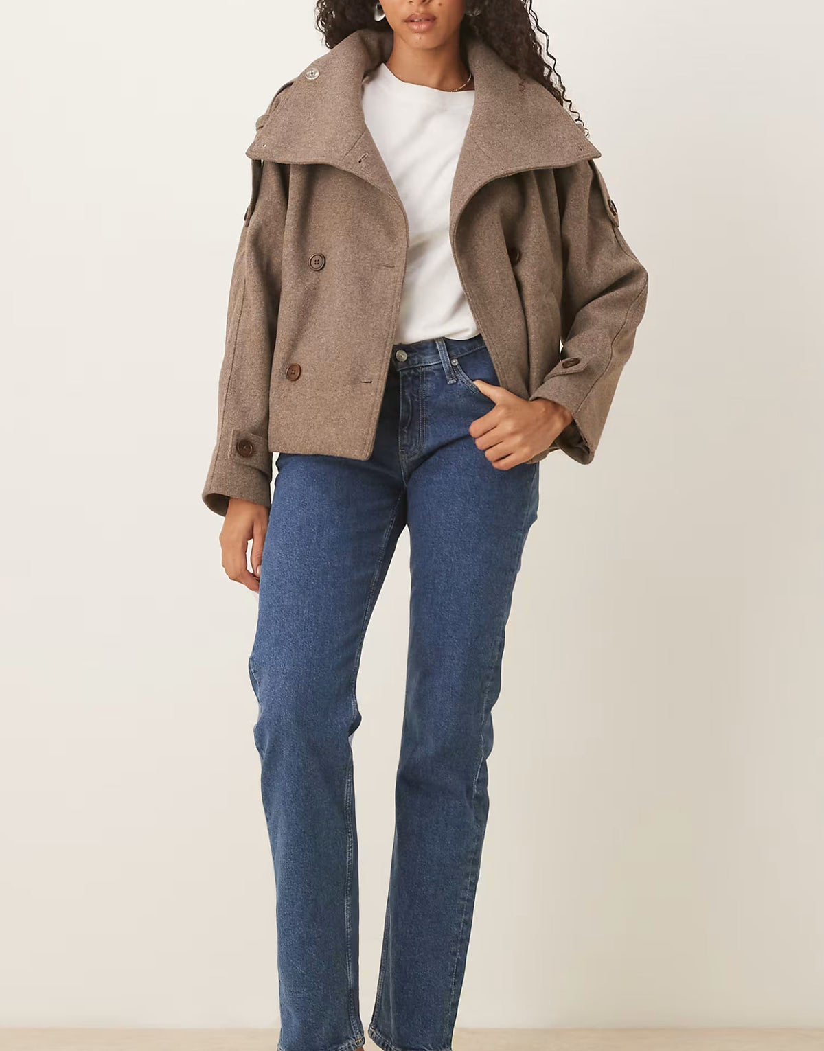 Dames Korte Jacket met Oversized Kraag en Dubbele Knoopsluiting