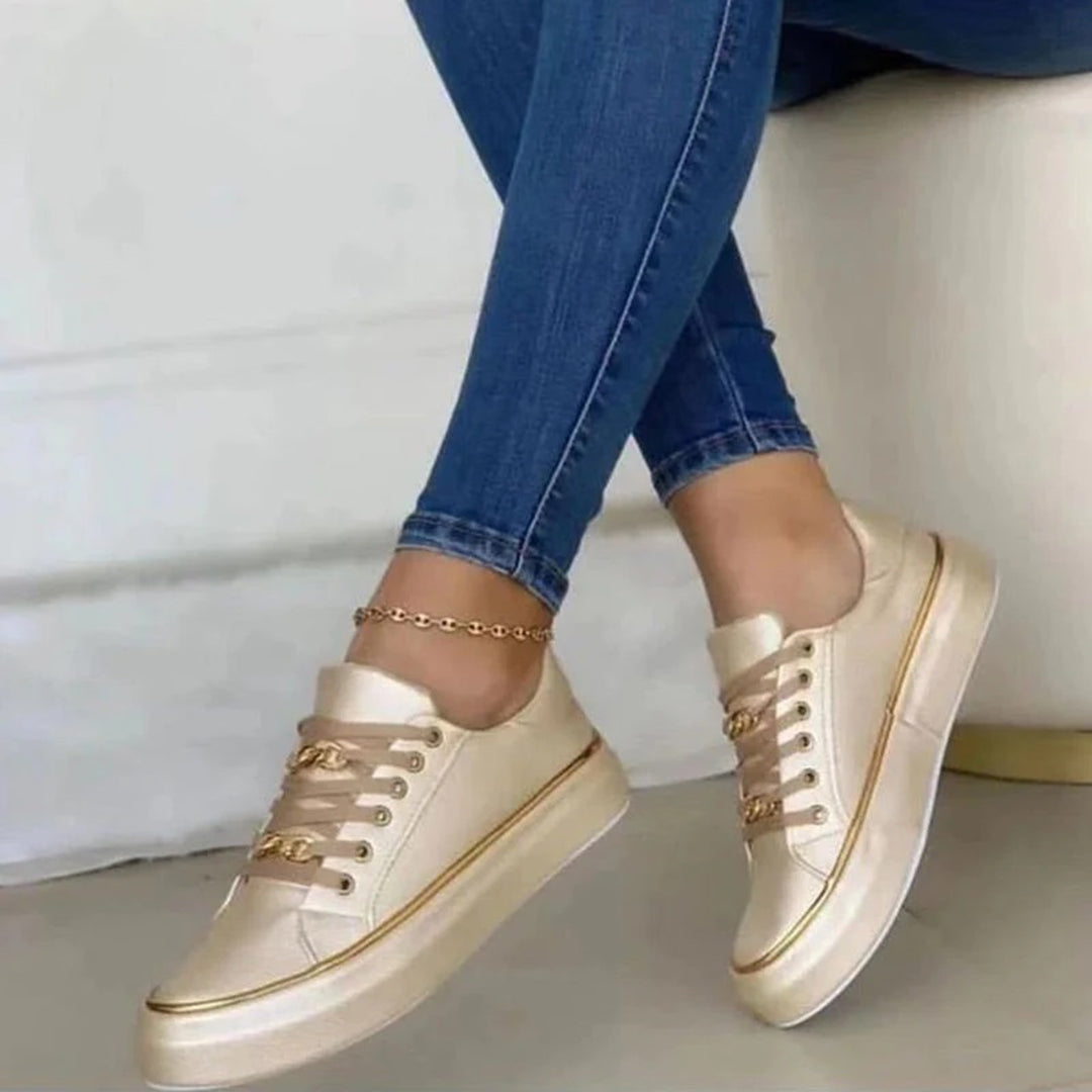 Dames Platform Sneakers met Gouden Ketting en Vetersluiting
