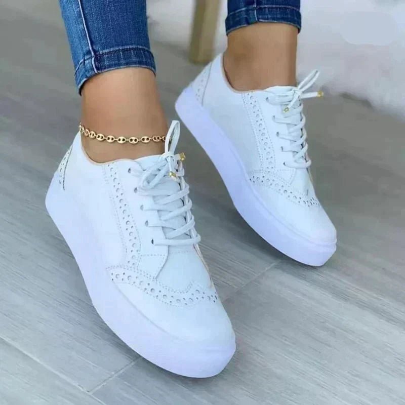 Dames Platform Sneakers met Vetersluiting en Brogue Details