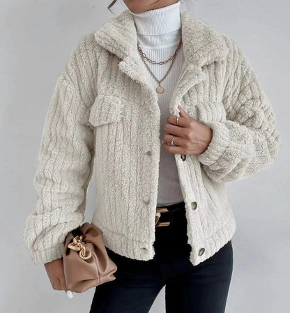 Dames Pluche Korte Winterjas met Borstzakken en Knopen Sluiting Gebroken Wit