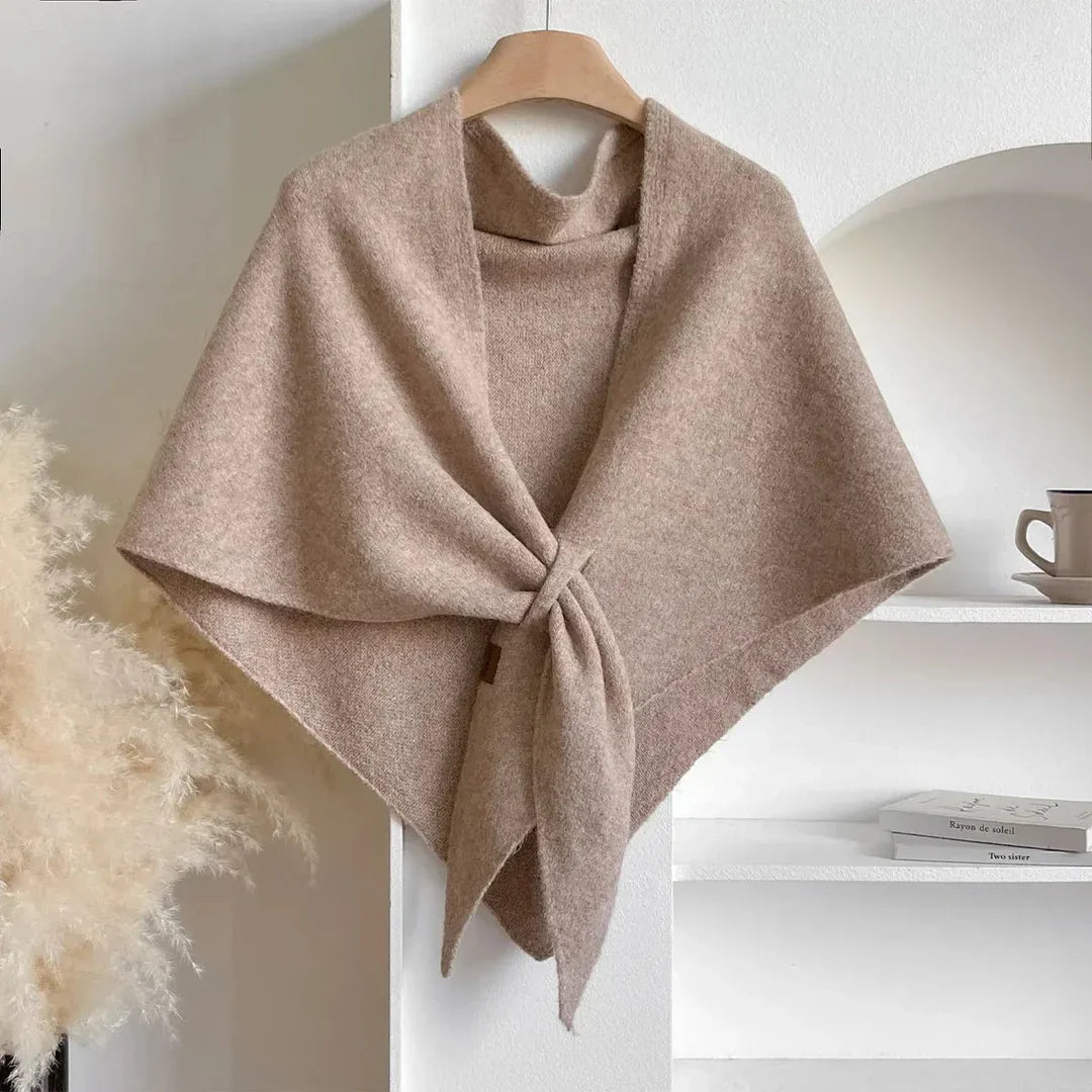Dames Poncho met Rolkraag en Asymmetrische Zoom