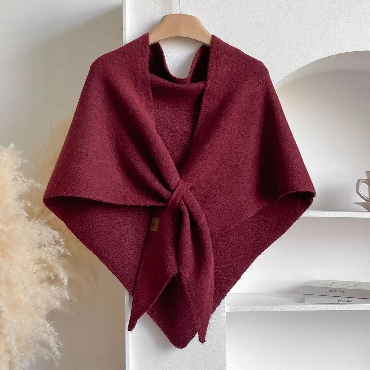 Dames Poncho met Rolkraag en Asymmetrische Zoom