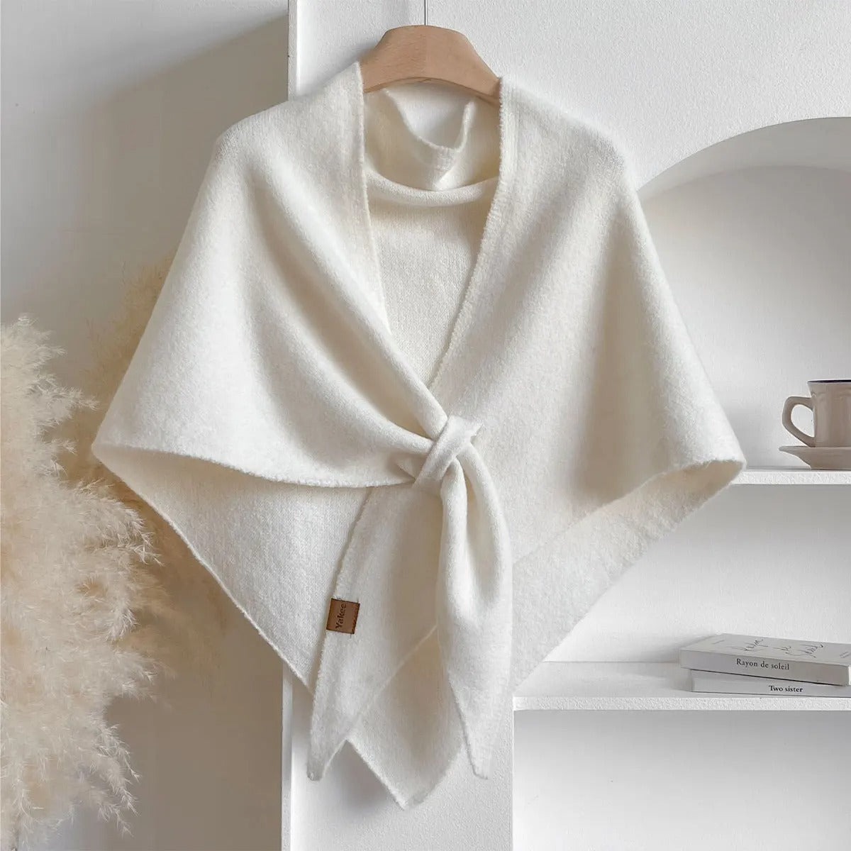 Dames Poncho met Rolkraag en Asymmetrische Zoom