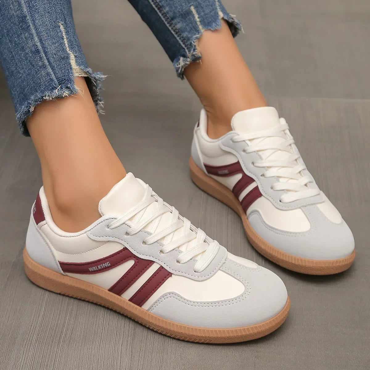 Dames Retro Sneakers met Vetersluiting en Contrasterende Strepen Wit Bordeaux