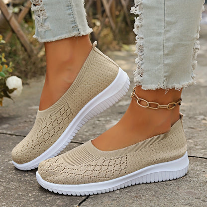 Dames Slip-on Sneakers met Ronde Neus en Instapmodel Beige