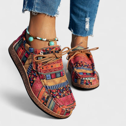 Dames Sneakers met Bohemian Print en Vetersluiting