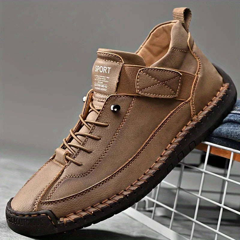 Dames Sneakers met Handgestikt Detail en Elastische Zijpanelen Bruin