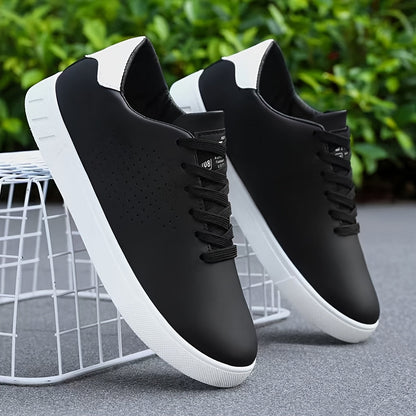 Heren Low-Top Sneakers met Perforaties en Vetersluiting Zwart
